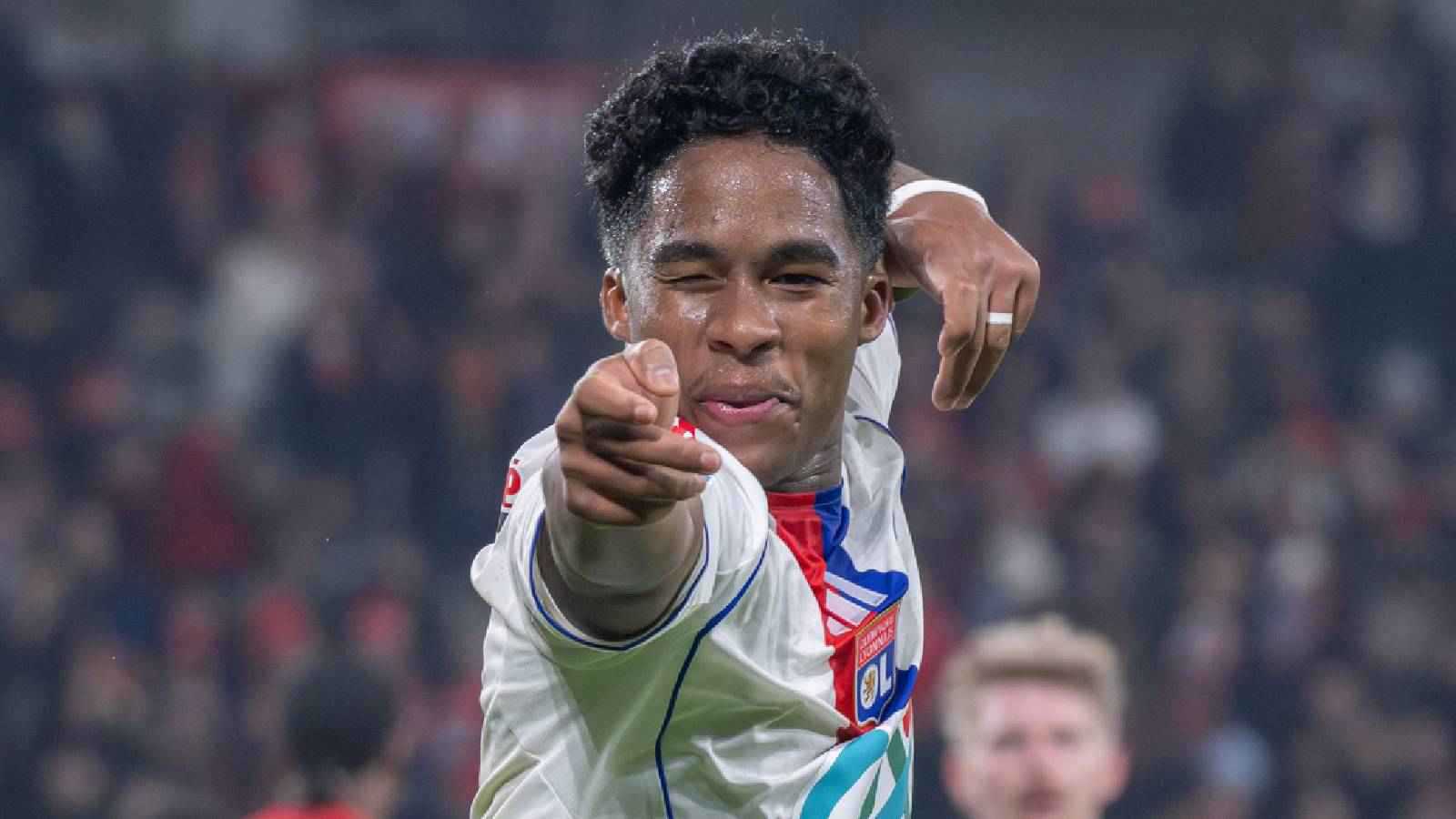 في ظهوره الأول.. إندريك يبهر جمهور ليون الفرنسي بأداء خيالي (فيديو)