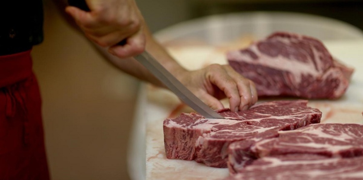 السعودية ومصر تعلقان استيراد اللحوم البرازيلية لأسباب صحية‎