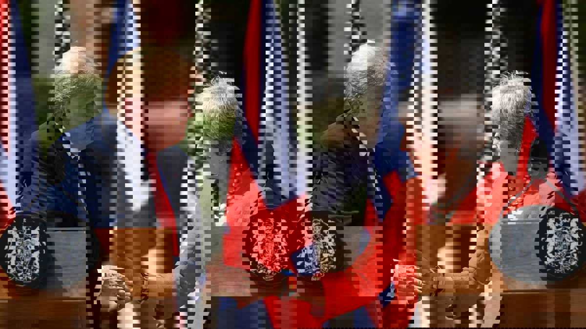 رغم استقالتها.. ترامب يعد تيريزا ماي باتفاق "تجاري كبير جدًا"