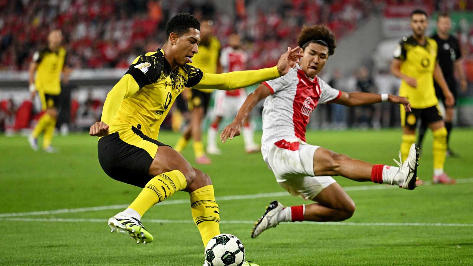 إدارة بروسيا دورتموند ترد على حادثة الاشتباك مع والد بيلينغهام بقرار مثير