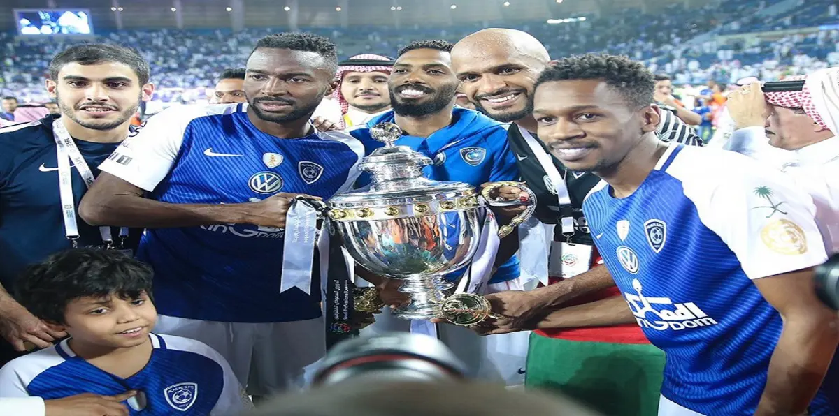أسامة هوساوي يعلن رحيله عن نادي الهلال السعودي بعد تحقيق لقب الدوري