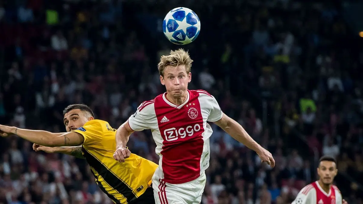 فرانكي دي يونغ يفضل باريس سان جيرمان على نادي برشلونة