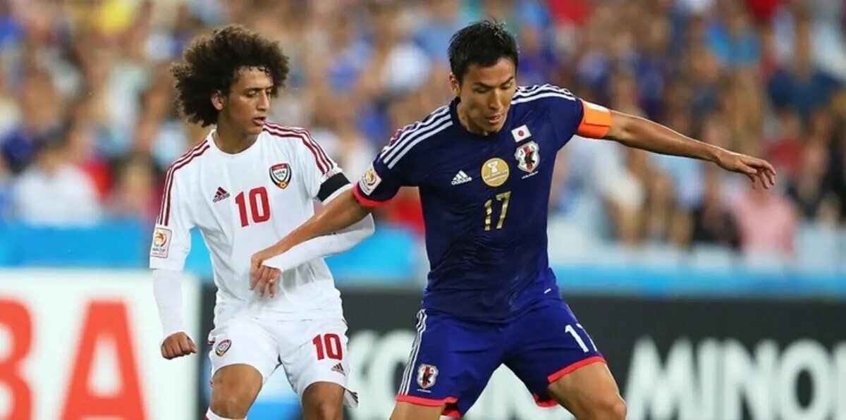 عموري يتحدث عن مواجهة الإمارات واليابان.. وتشبيهه بميسي