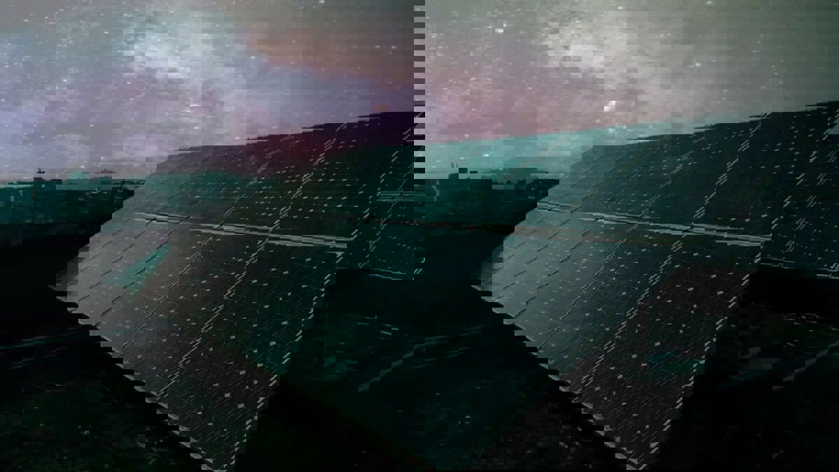 تطوير خلية شمسية لتوليد الكهرباء ليلا