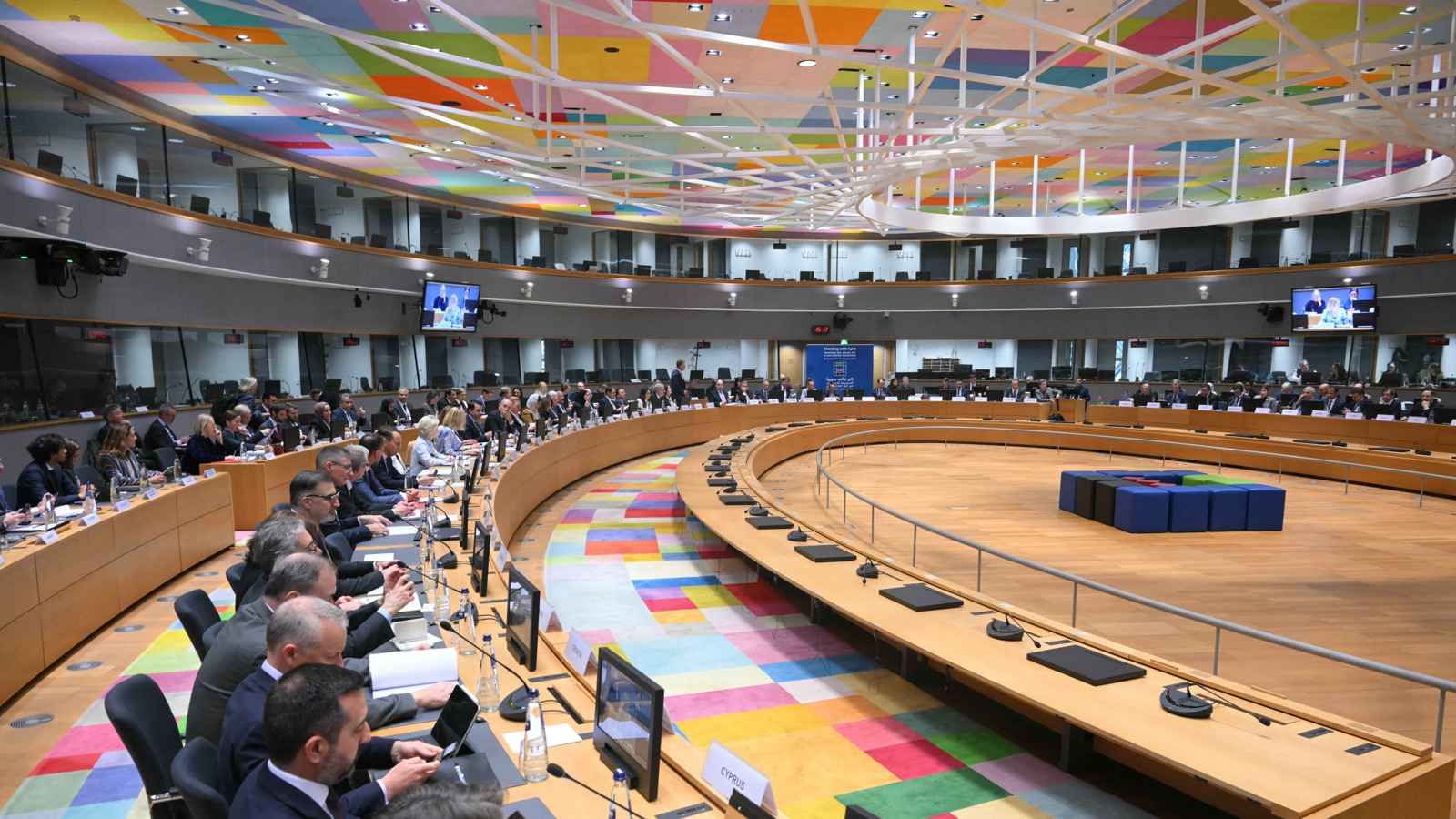 بسبب سياسات ترامب.. تراجع حجم مساعدات الدول المانحة لسوريا