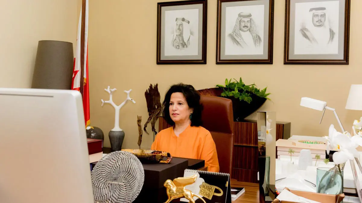 البحرين.. ما حقيقة إقالة الشيخة مي آل خليفة بسبب مزاعم رفضها مصافحة السفير الإسرائيلي؟