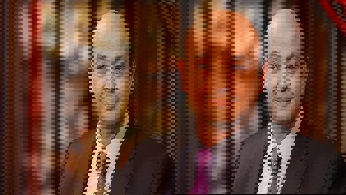 عمرو أديب يوجه رسالة إلى فريد الديب