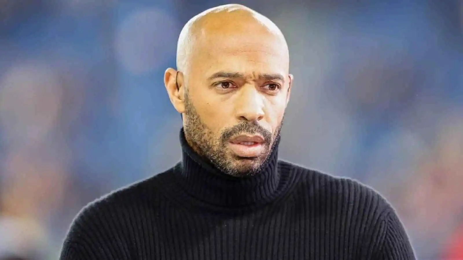 أين ستحتفل بعيد الفطر؟.. تيري هنري يفاجئ نجم ليفربول على الهواء (فيديو)