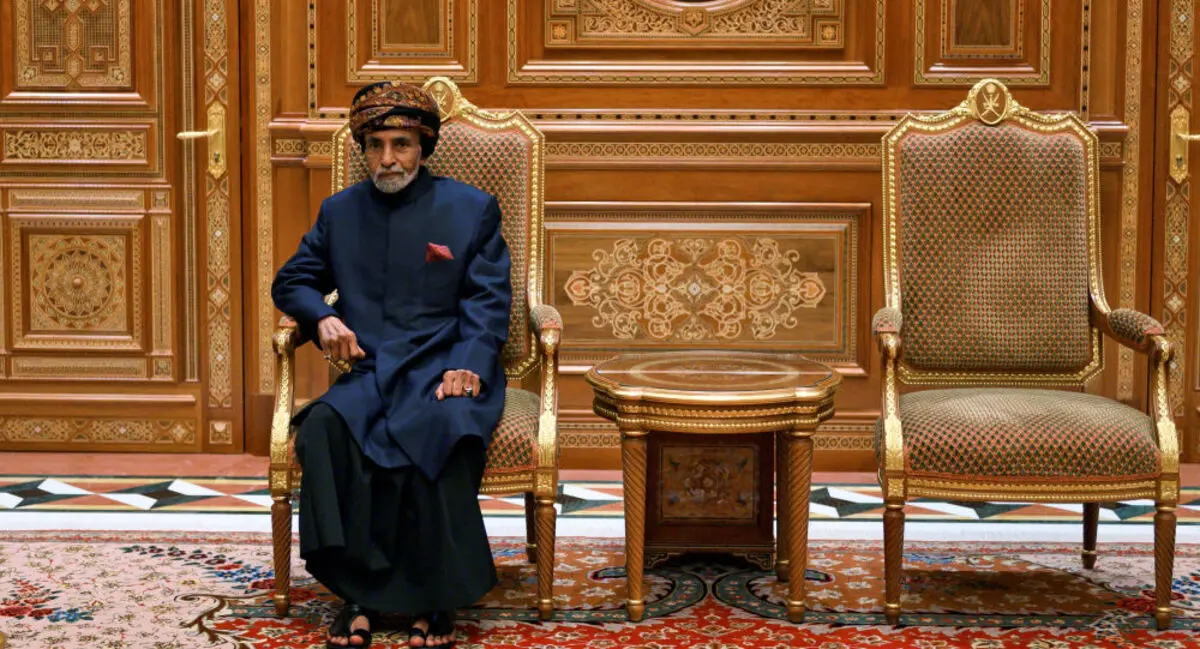 شاهد قبر السلطان قابوس بن سعيد (صور)