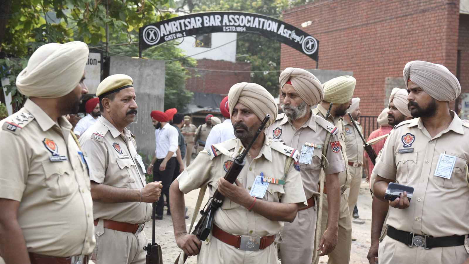 من خلف القضبان.. زعيم عصابة "يفجر" العلاقات بين الهند وكندا