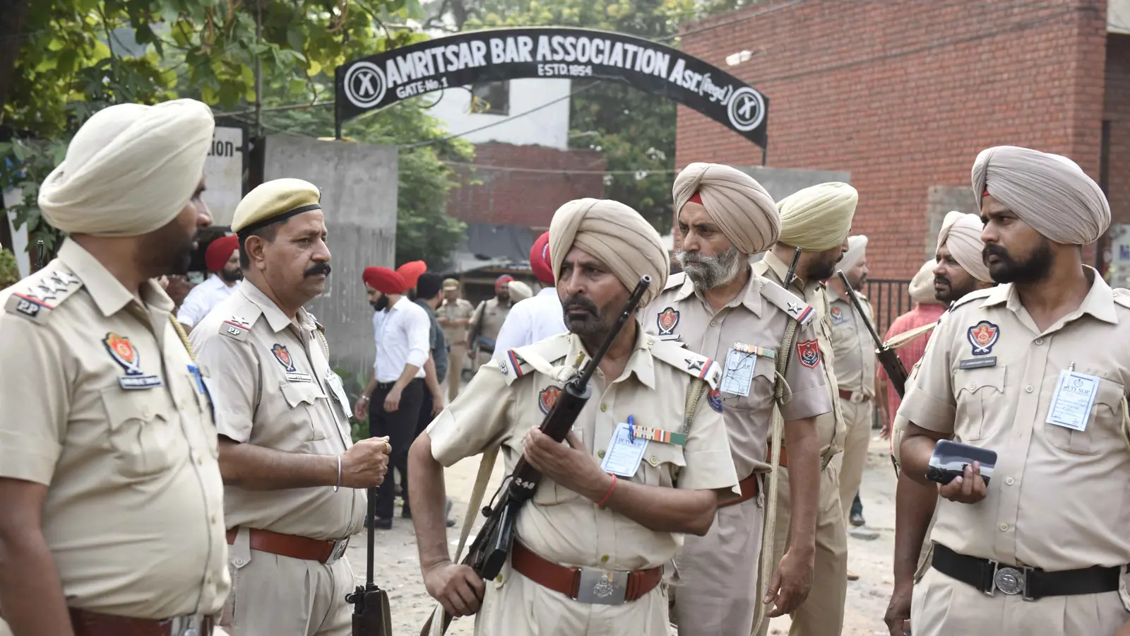 من خلف القضبان.. زعيم عصابة "يفجر" العلاقات بين الهند وكندا