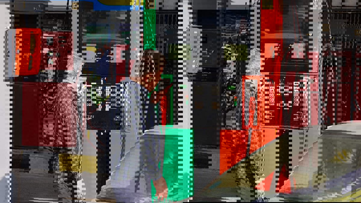 إيران تعلن خروج معظم محطات الوقود عن الخدمة بعد هجوم إلكتروني