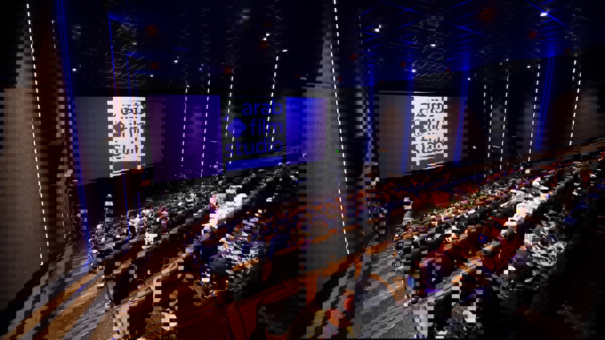 دور السينما في أبوظبي تستأنف نشاطها بعد أشهر من الإغلاق بسبب كورونا