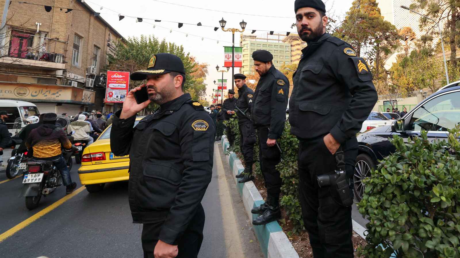 داخل متجر ألعاب.. ضبط 14 مسيّرة مزوّدة بكاميرات جنوبي إيران