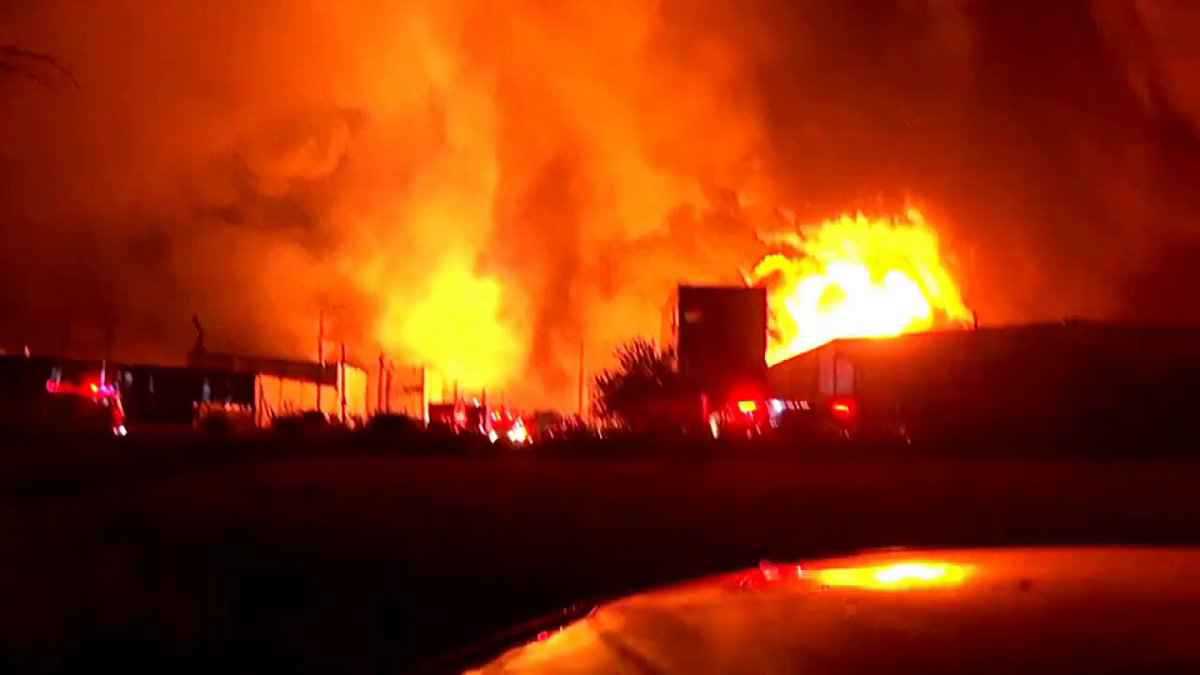 الأرجنتين.. انفجار مصنع أسمدة يصيب أكثر من 20 شخصا (فيديو)