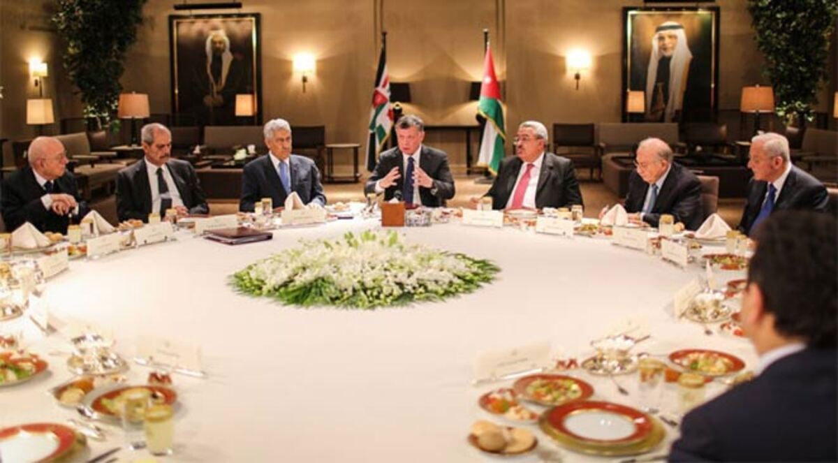 الأردن.. رؤساء حكومات سابقة ينتقدون النسور أمام الملك