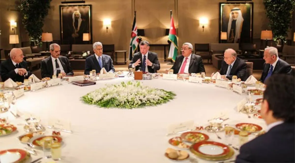 الأردن.. رؤساء حكومات سابقة ينتقدون النسور أمام الملك