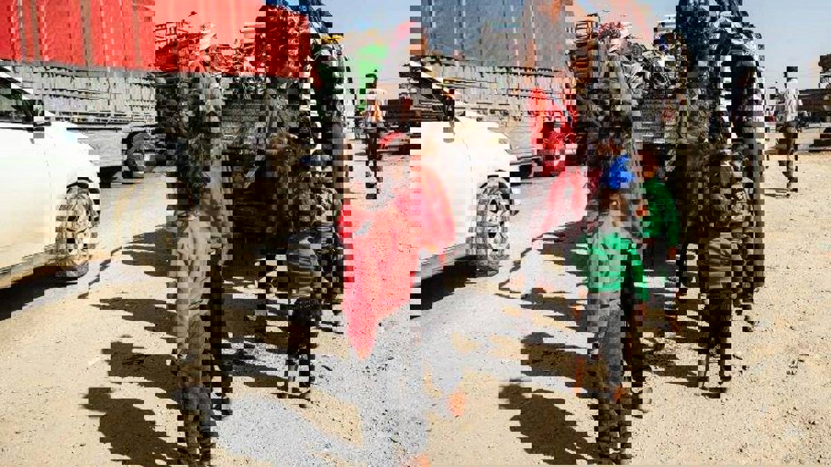 الهجوم التركي يشرد 300 ألف مدني سوري