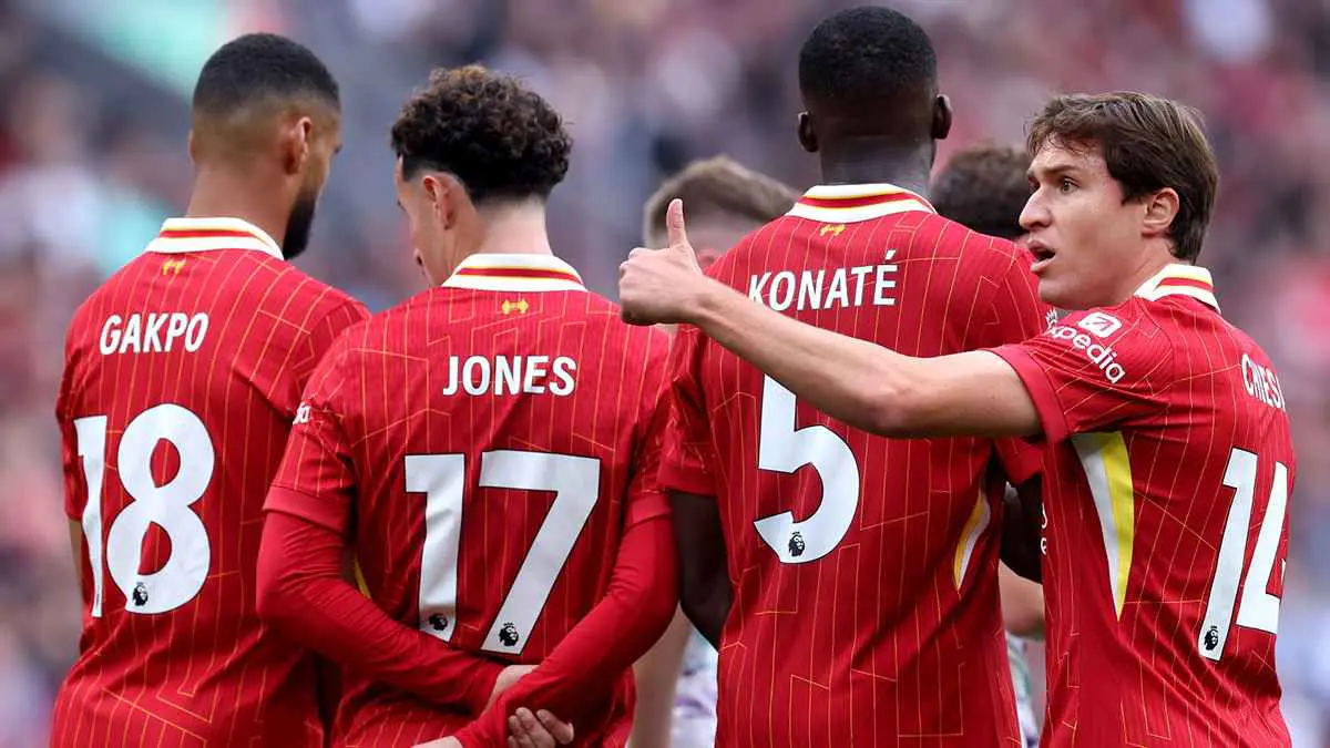 للفرار من كابوس سلوت.. نجم ليفربول يطلب الرحيل في يناير