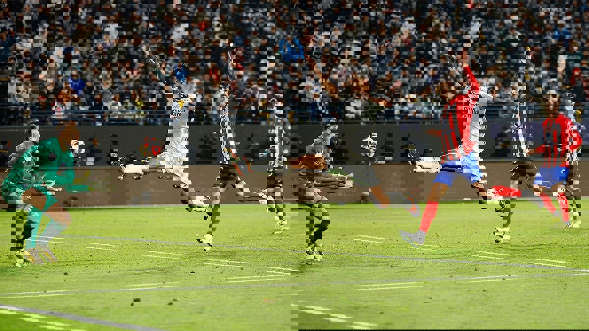 أوبلاك يتصدر وسيطرة للملكي.. التشكيل المثالي لديربي مدريد