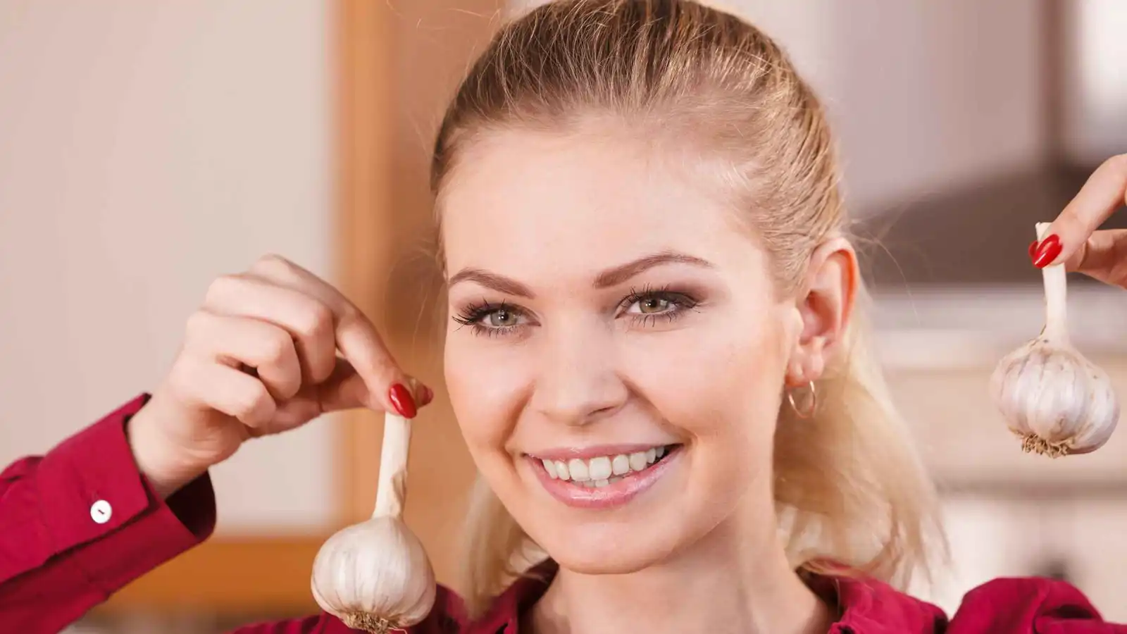 الثوم والشعر.. ما بين الأساطير الشعبية والحقائق العلمية