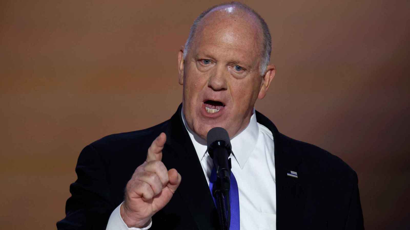 "سنداهم أماكن المهاجرين".. قيصر الحدود يدلي بأولى تصريحاته "النارية"