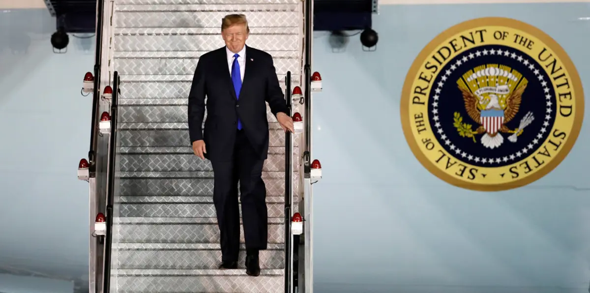 بالصور.. ترامب يصل سنغافورة لعقد قمة تاريخية مع زعيم كوريا الشمالية