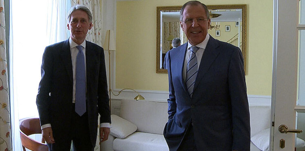 لافروف يصف نظيره البريطاني بـ"الحالة المرضية"