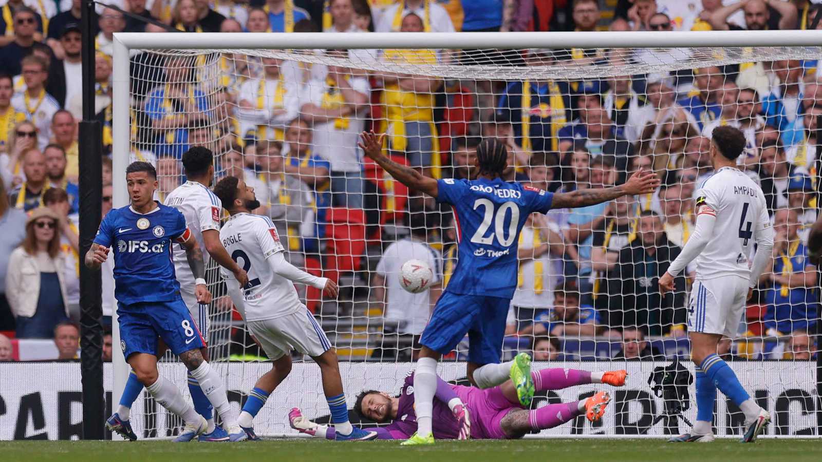 تشيلسي يتخطى عقبة ليدز ليواجه مانشستر سيتي بنهائي كأس الاتحاد الإنجليزي 