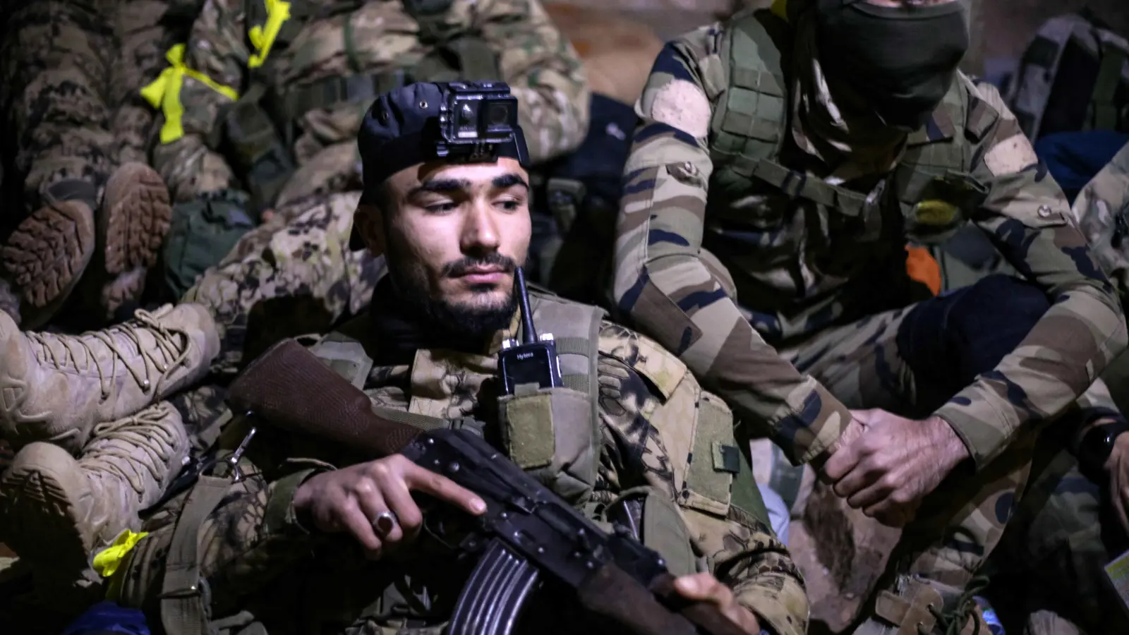 افتتاح مراكز تسوية لعناصر النظام في درعا ودير الزور