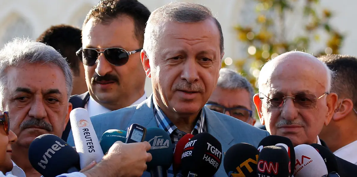 أردوغان يتعرض لـ"وعكة صحية" أثناء صلاة العيد