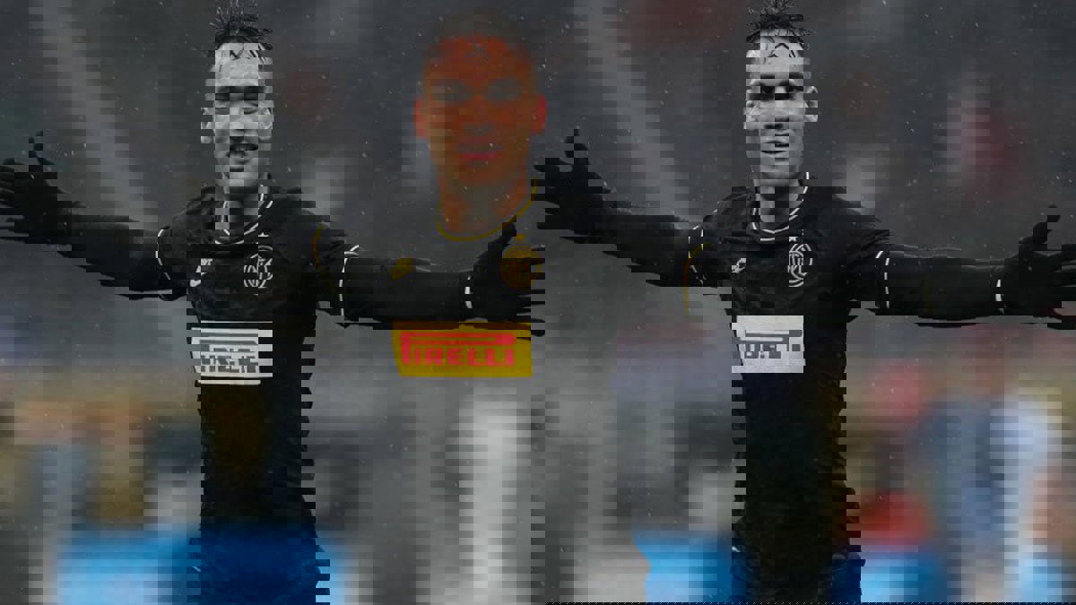 كيف أهدر نادي برشلونة فرصة التعاقد مع لاوتارو مارتينيز بمقابل زهيد؟