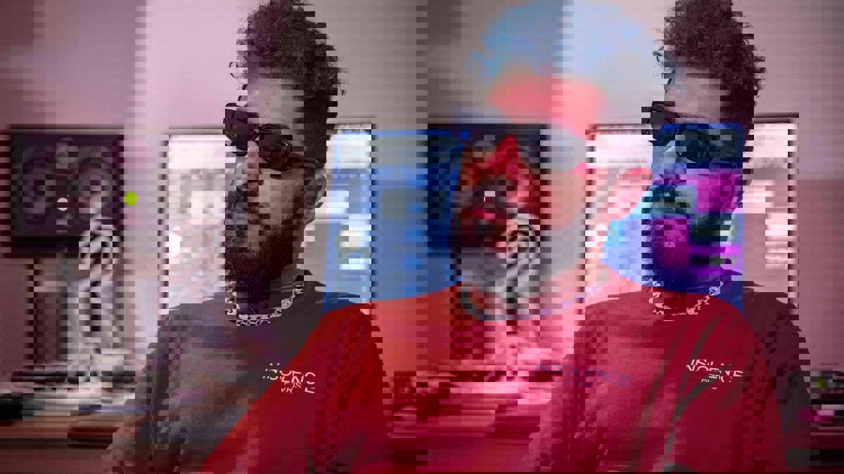 بعد حديثه عن تعاطيه "الحشيش".. الحكومة المغربية تهاجم مغني الراب "طوطو"