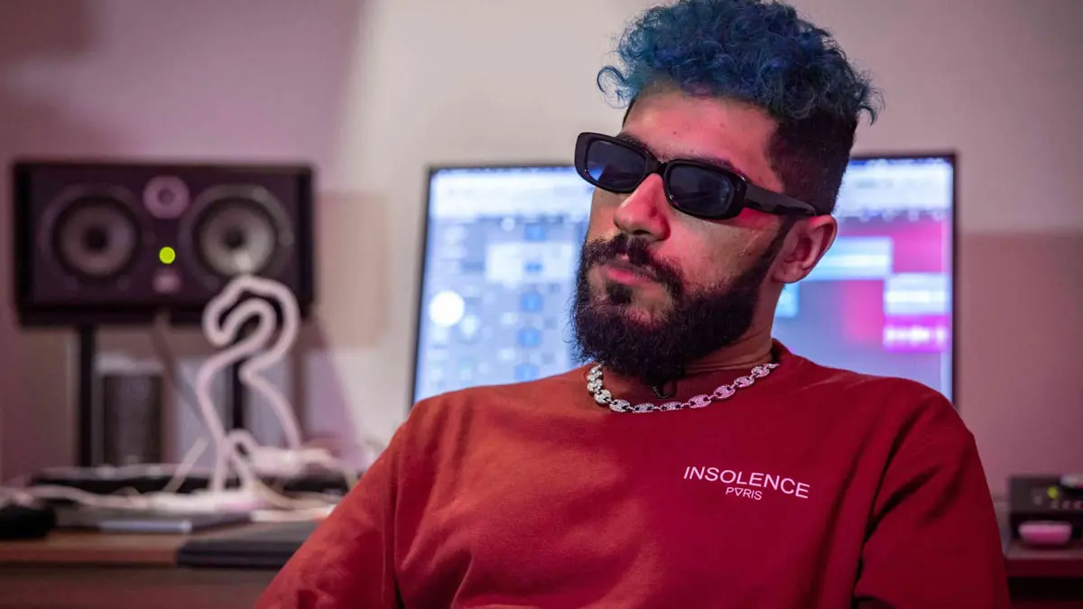 بعد حديثه عن تعاطيه "الحشيش".. الحكومة المغربية تهاجم مغني الراب "طوطو"