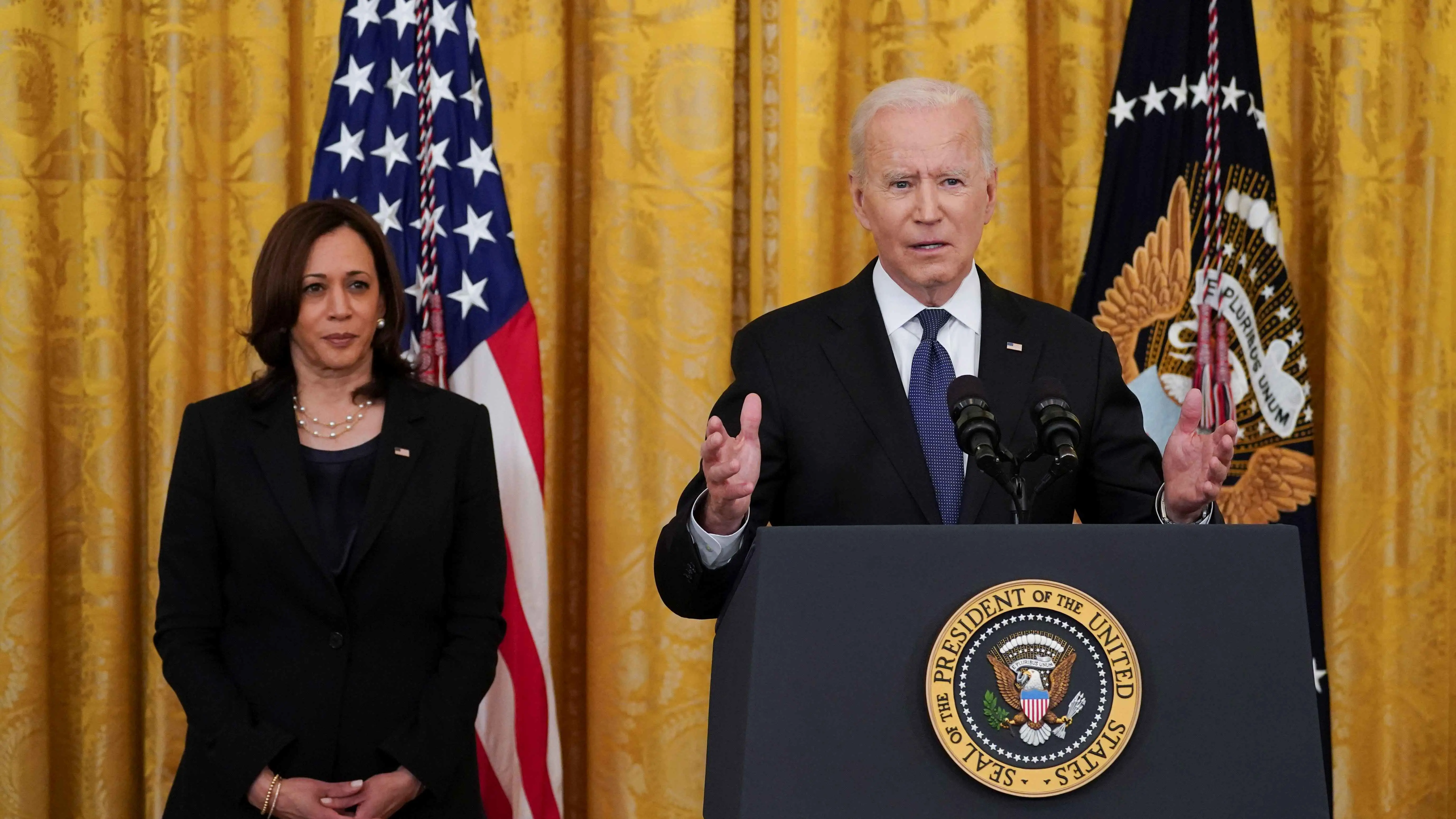 أكسيوس: بايدن تردد بالانسحاب لشكوكه بقدرات هاريس