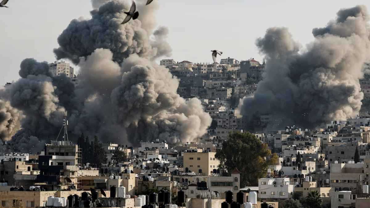 منظمة: إسرائيل تهجّر عشرات آلاف الفلسطينيين من 3 مخيمات في الضفة الغربية