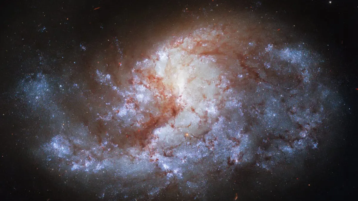 "هابل" يلتقط صورة لمجرة حلزونية على بعد 68 مليون سنة ضوئية من الأرض