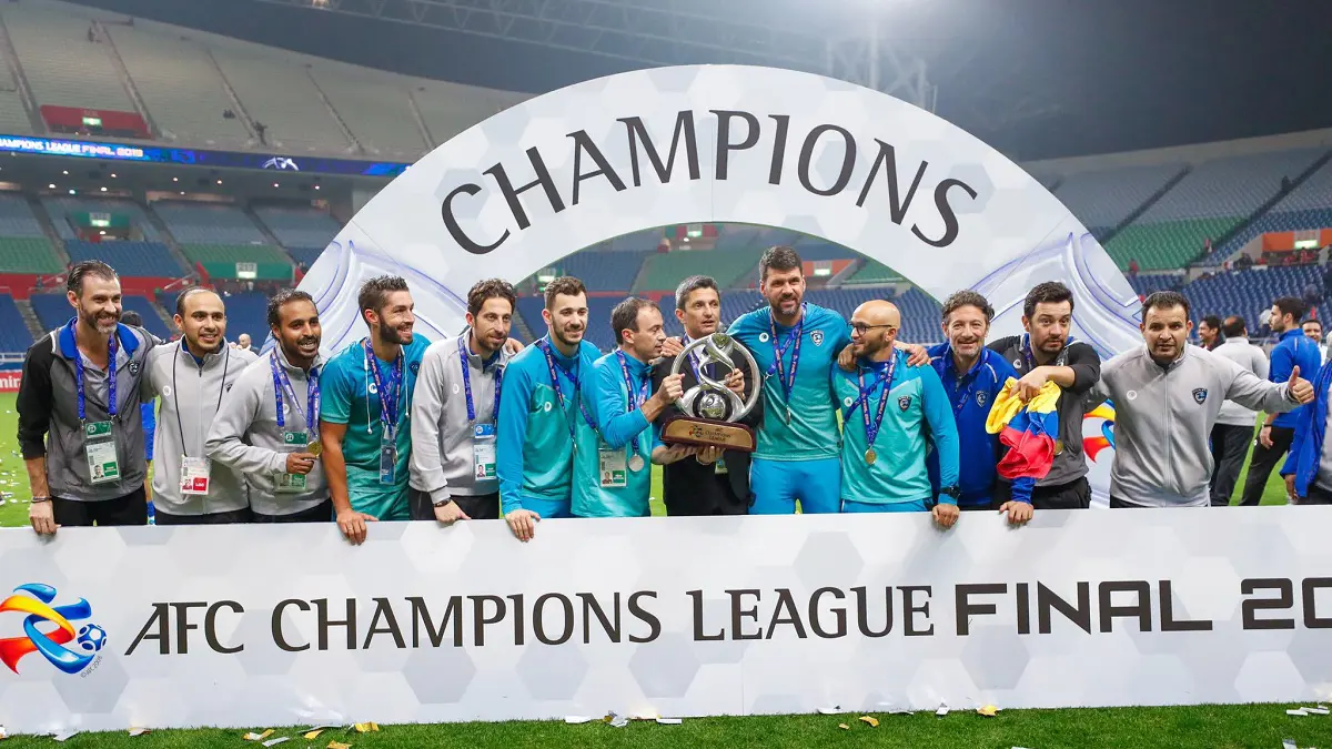 شاهد فرحة الأمير عبدالعزيز بن ناصر بن عبدالعزير آل سعود بانتصار نادي الهلال (فيديو)‎