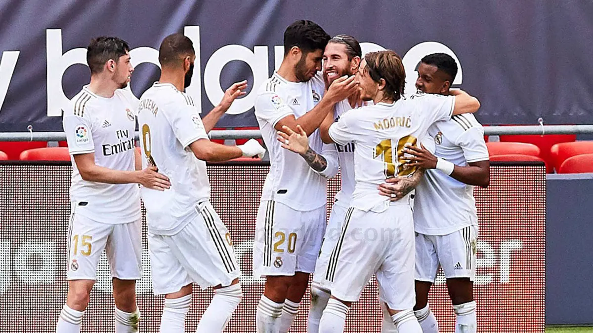 زيدان يكشف قائمة ريال مدريد لمباراة غرناطة