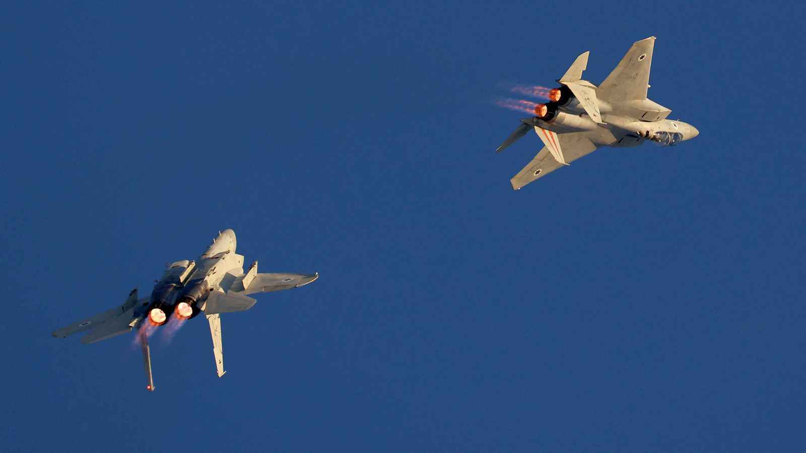 الجيش الإسرائيلي: بدء اعتراض المسيّرات الإيرانية (فيديو)