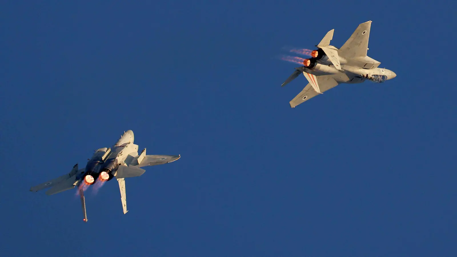 الجيش الإسرائيلي: بدء اعتراض المسيّرات الإيرانية (فيديو)