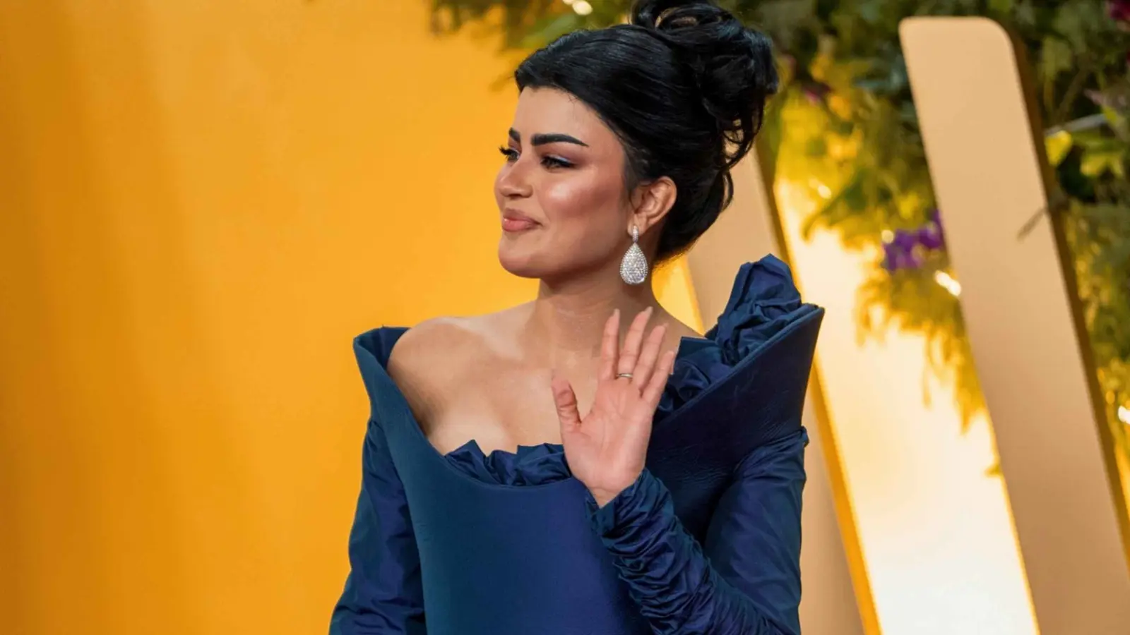 ميلا الزهراني تصدم الجمهور بزواجها المبكر وعمر نجلتها (فيديو)