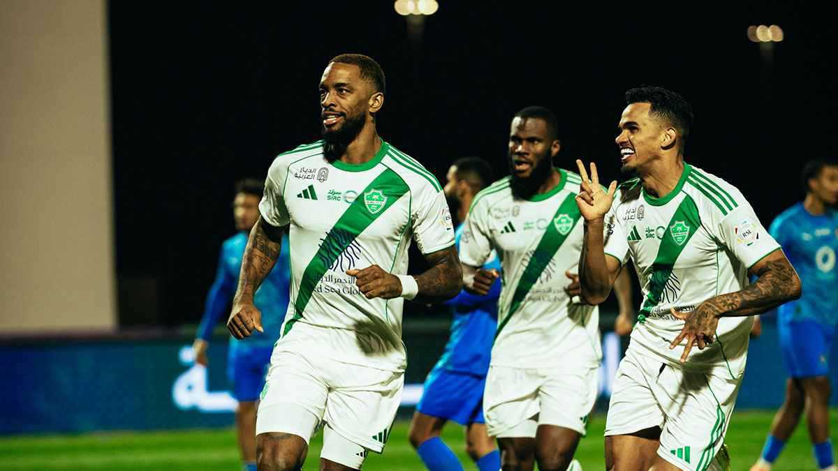 تغطية مباشرة لمباراة الأهلي ضد ضمك بالدوري السعودي 