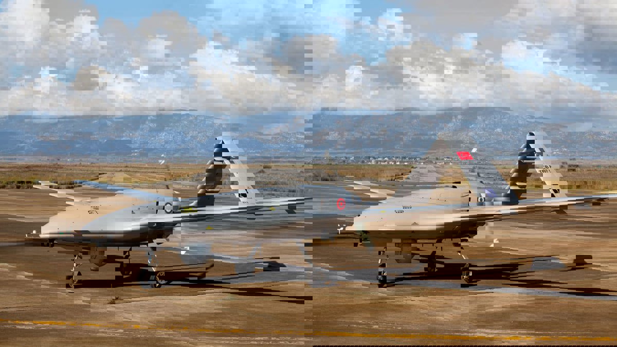 الكويت تبرم عقدًا لاستيراد مسيّرات "بيرقدار" التركية