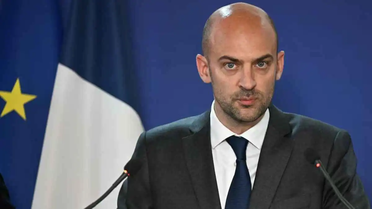 فرنسا تحدد أولوية مفاوضات واشنطن وطهران