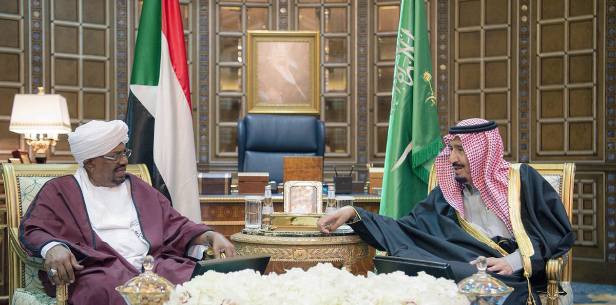 البشير يتصل بالملك سلمان لتثمين دور السعودية في رفع العقوبات الأمريكية عن السودان