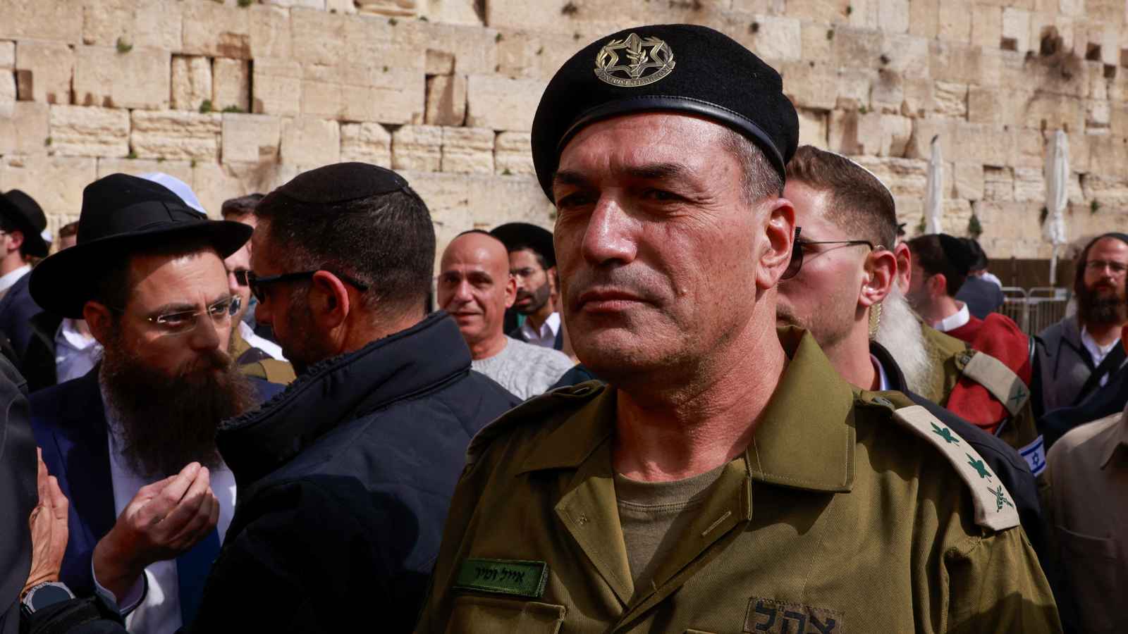 الجيش الإسرائيلي يستدعي عشرات الآلاف من الجنود