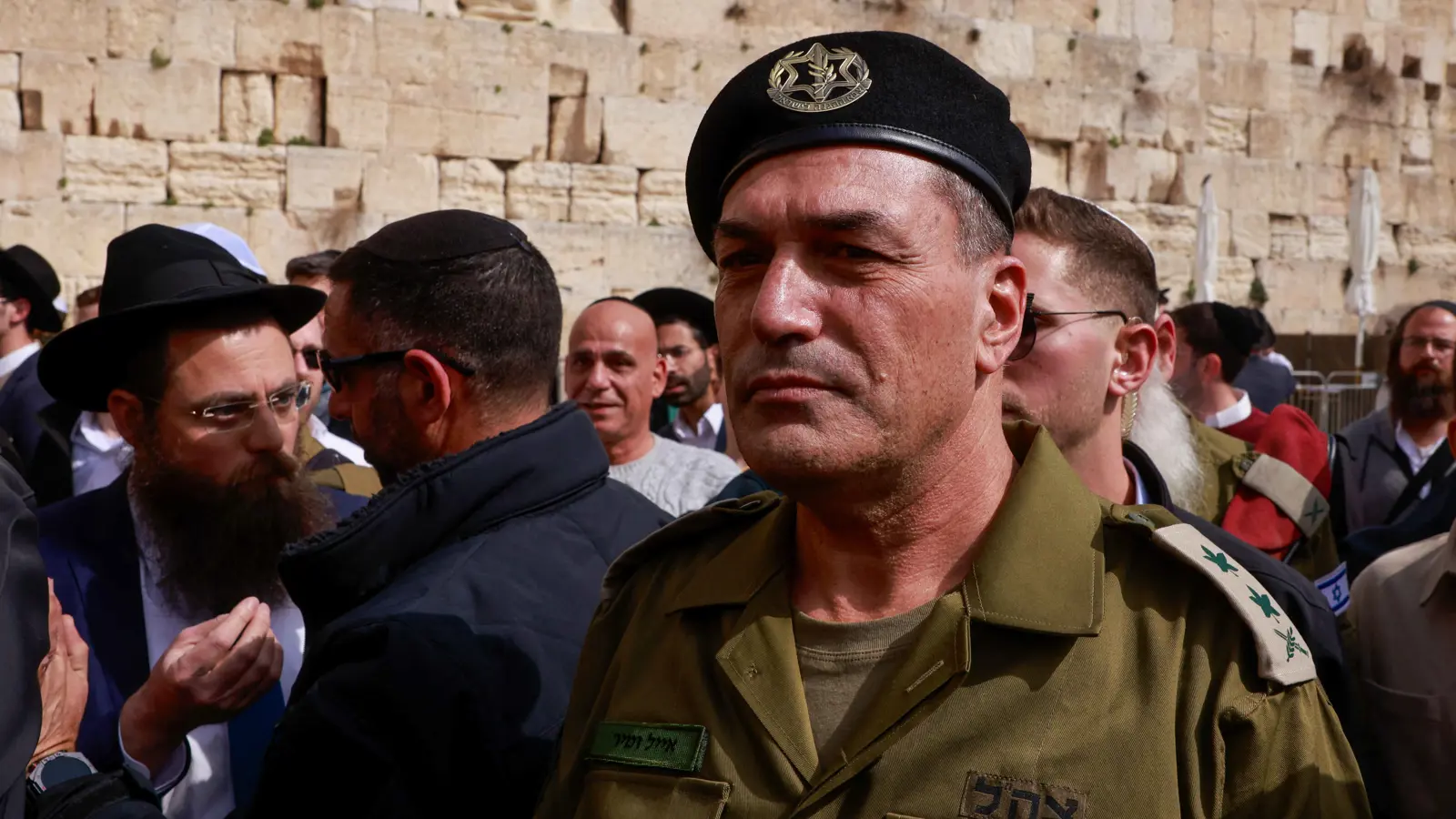 الجيش الإسرائيلي يستدعي عشرات الآلاف من الجنود