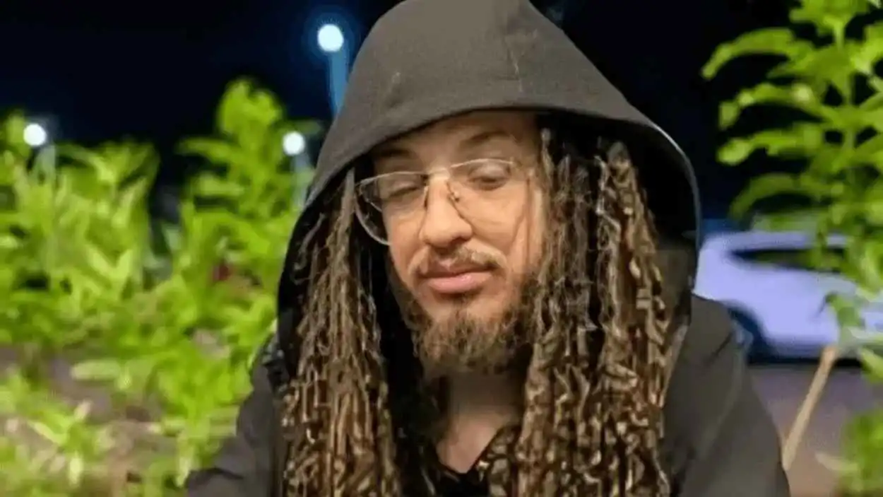 بتهمة "التحريض على الفسق".. الحبس 3 سنوات للبلوغر "خالد الرسام"