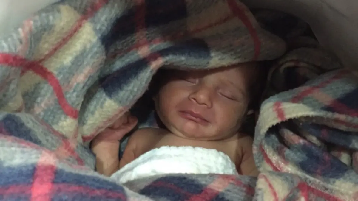 السعودية.. العثور على طفلة لقيطة توفيت بعد إلقائها من بناية في جدة